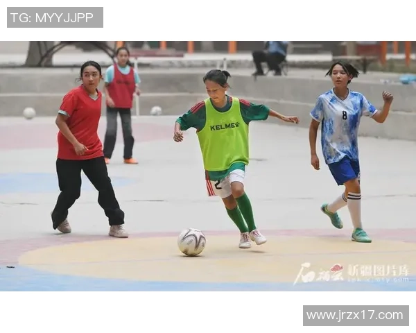 追逐绿茵场上的梦想与激情足球少年心中的不灭信念与希望